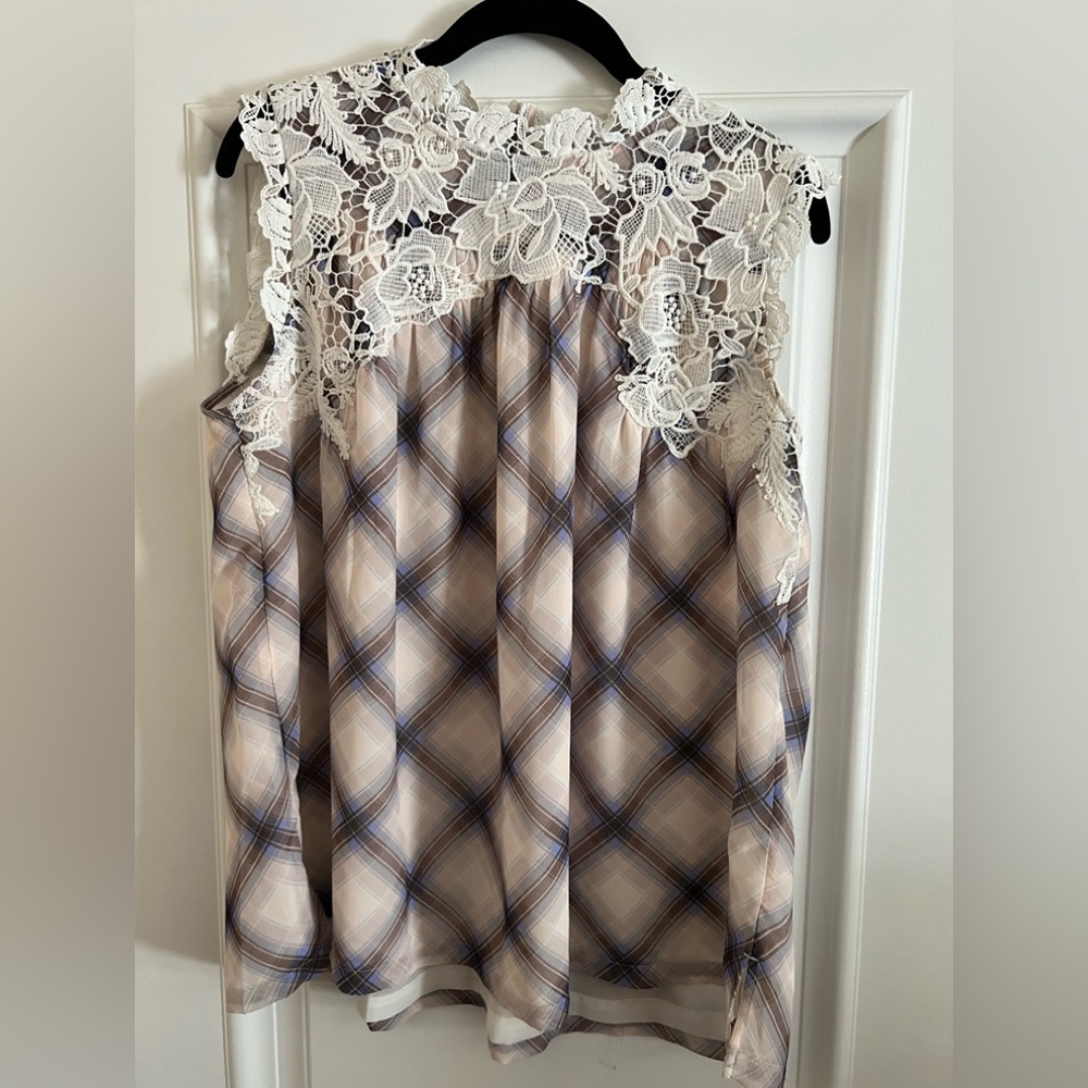 Loft lace on top blouse EUC